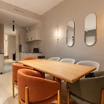 Elegant 3-Room Air-Conditioned Apartment In The Heart Of Paris 10